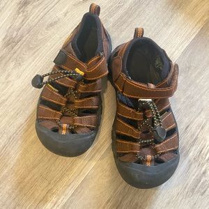 Keen Waterproof Boys Size 13